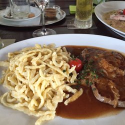Stahlecker Hof - Zwiebeltostbraten mit Spätzle