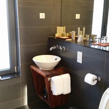 ART de Sejour - Large bathroom with complimentary toiletries - Brussels, BRU