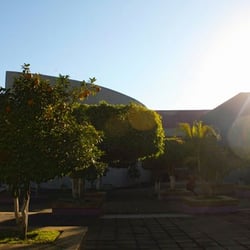 Universidad del Valle de Atemajac - Exterior de la biblioteca Santiago Méndez Bravo