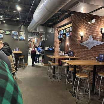 Canal Park Brewing - Eating area - Breweries Near Me - Duluth, Minnesota