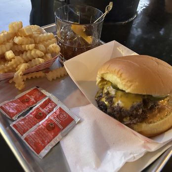 The Yard - Burger - Cocktail Bars Near Me - Brentwood, California The Yard - Burger - Cocktail Bars Near Me - Brentwood, California