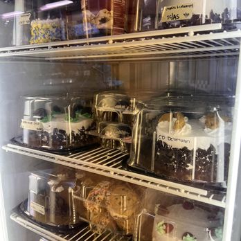 Cold Stone Creamery - Premade cakes ready to go - Ice Cream & Frozen Yogurt Near Me - Thousand Oaks, California Cold Stone Creamery - Premade cakes ready to go - Ice Cream & Frozen Yogurt Near Me - Thousand Oaks, California