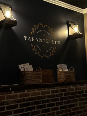 Tarantelli's by null