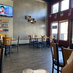 Fratelli's Pizza Kitchen - Inside