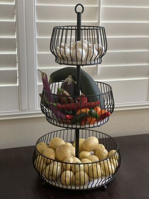 Crate & Barrel by null