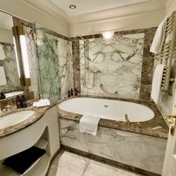 Gewandhaus Dresden, Autograph Collection - Awesome bath
