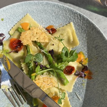 Kochwerk - Ravioli mit grünen Spargel - Restaurants Near Me - Zingst, MV