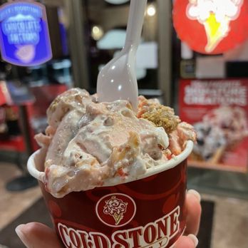 Cold Stone Creamery - Strawberry blondie - Ice Cream & Frozen Yogurt Near Me - Charlotte, North Carolina