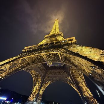 Eiffel Tower, Paris France - Landmarks & Historical Buildings Near Me - Paris Eiffel Tower, Paris France - Landmarks & Historical Buildings Near Me - Paris
