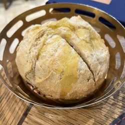 Pelayo Gastro Trinquet - Fresh bread