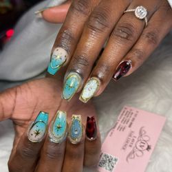 Lavue Nail Lounge