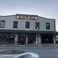 Southern Roots Tavern & Eatery