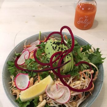 Sally Voltaire & Systrar - Rawsallad Pad Thai, - Coffee & Tea Near Me - Stockholm, Alberta