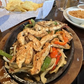 Los Dos Potrillos - Chicken fajitas - Mexican Near Me - Highlands Ranch, Colorado Los Dos Potrillos - Chicken fajitas - Mexican Near Me - Highlands Ranch, Colorado