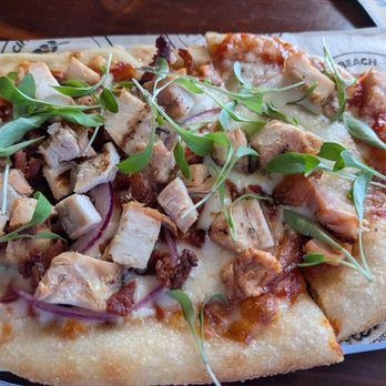 Pacific Beach AleHouse - BBQ Chicken flatbread - Breweries Near Me - San Diego, California