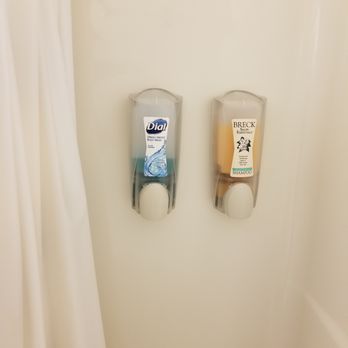 Biscayne Suites - Shampoo & soap dispenser in the shower, a tad cheap. - Hotels Near Me - Ocean City, New Jersey