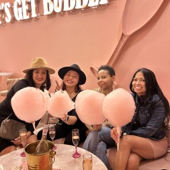 Brooke’s Bubble Bar - Champagne Bars Near Me - Fredericksburg, Texas