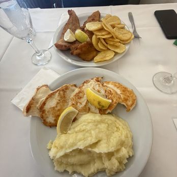 Pericich Casa de Comidas - Pollo con Puré. Milanesa de Merluza con papas fritas. - Rotisserie Chicken Near Me - Funes, S Pericich Casa de Comidas - Pollo con Puré. Milanesa de Merluza con papas fritas. - Rotisserie Chicken Near Me - Funes, S