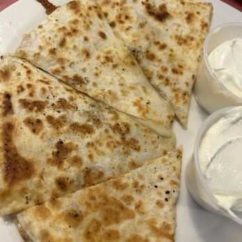 Lodge Pub & Eatery - Chicken Quesadilla - New American Near Me - Lincoln, Rhode Island