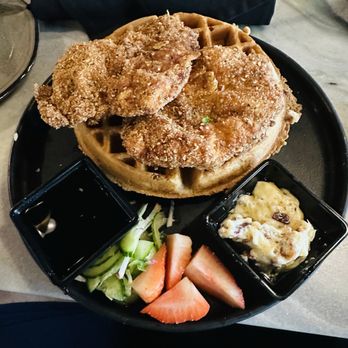 Social Roost - CHICKEN & WAFFLES - Breakfast & Brunch Near Me - St. Petersburg, Florida