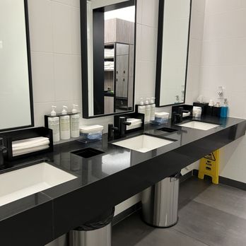 Peloton Studios - Bathroom area - Cycling Classes Near Me - New York, New York
