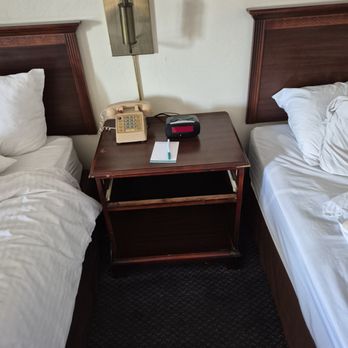 Coral Reef Inn & Suites - Hotels Near Me - Alameda, California