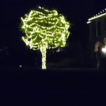 Christmas Light Helpers - Christmas Light Installation - Holiday Decorating Services Near Me