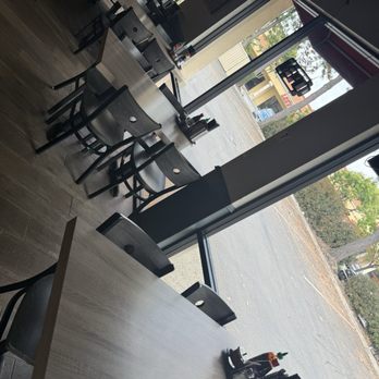 Pho Tai - Nice and clean interior - Vietnamese Near Me - Hayward, California