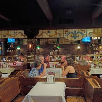 Barnaby's of Northbrook - Dining room - Pizza Near Me - Northbrook, Illinois