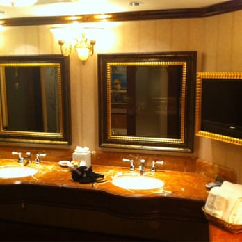 Peppermill Reno - Bathroom with plenty o' room and TV. - Casinos Near Me - Reno, Nevada