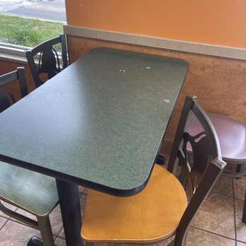 Taco Bell - Another dirty table. - Fast Food Near Me - Hannibal, Missouri Taco Bell - Another dirty table. - Fast Food Near Me - Hannibal, Missouri