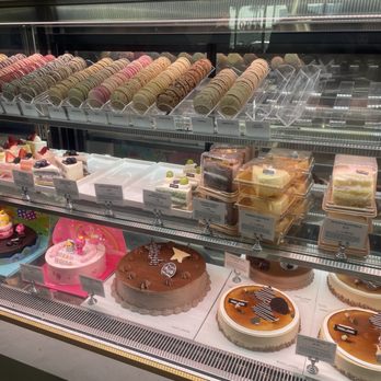 Tous Les Jours - Macaron + cake case - Bakeries Near Me - Henderson, Nevada Tous Les Jours - Macaron + cake case - Bakeries Near Me - Henderson, Nevada