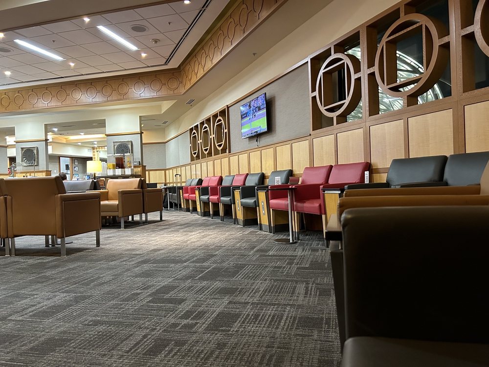 AMERICAN AIRLINES ADMIRALS CLUB 85 Photos & 51 Reviews 6000 North