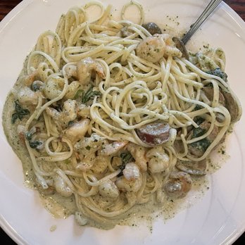Salute - Shrimp Fra Diablo with pesto cream sauce - Italian Near Me - Hartford, Connecticut