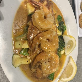 Phatfish Destin - Delicious red snapper and shrimp dish - Seafood Near Me - Destin, Florida