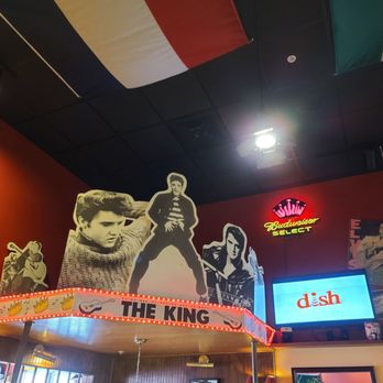 Fuddruckers - Decoration. - American Near Me - Doral, Florida Fuddruckers - Decoration. - American Near Me - Doral, Florida