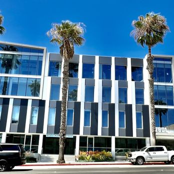 Thomas K Lee, DDS - Exterior Photo of Newly Renovated Building - General Dentistry Near Me - Santa Monica, California Thomas K Lee, DDS - Exterior Photo of Newly Renovated Building - General Dentistry Near Me - Santa Monica, California