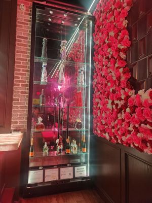 Gigi's Bar & Lounge by null