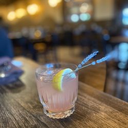 Victoria Gastro Pub - Lavendar Bees Knees