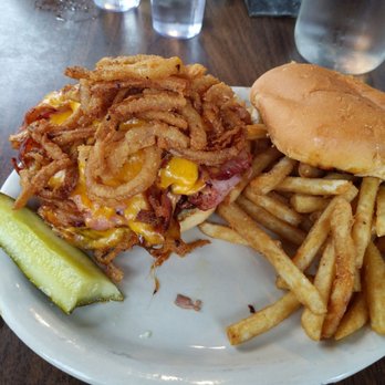 Wilson's River Edge - Haystack with fries - American Near Me - Indian River, Michigan