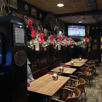 Gulliver's Restaurant - American Near Me - Irvine, California
