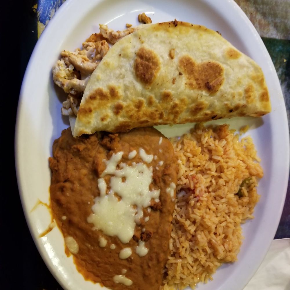El Idolo - Grilled chicken quesadilla - Mexican Near Me - Bartlett, Tennessee El Idolo - Grilled chicken quesadilla - Mexican Near Me - Bartlett, Tennessee