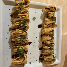 GOLDEN CALIFORNIA ROLL LAS VEGAS ROLL