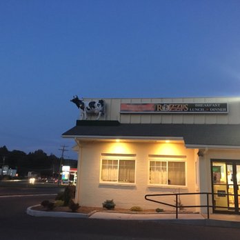 Rozzi's - Outside with a welcoming cow - American Near Me - Thomaston, Connecticut