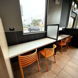 Outlets available throughout dining area