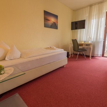 Hotel Rosengarten - Einzelzimmer Deluxe - Hotels Near Me - Schwäbisch Gmünd, BW