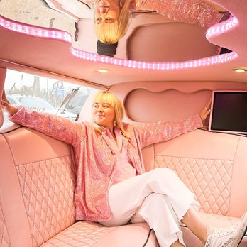 Brooke's Bubble Bus - ELEVATED WINE TASTINGS! - Wine Tours Near Me