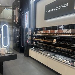 MAC Cosmetics - Mac foundation products