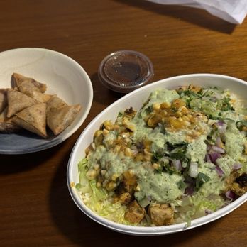 Cilanter - Mini Samosas and Chicken Tikka Bowl - Indian Near Me - Providence, Rhode Island