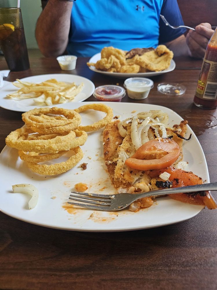 El Tropical Seafood Logo